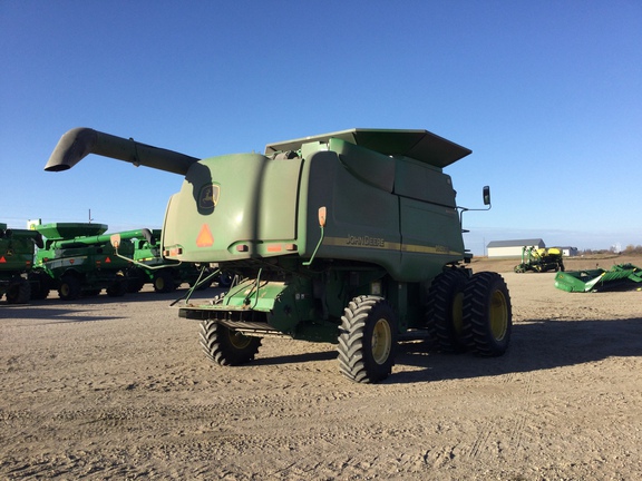 2007 John Deere 9560 STS Combine