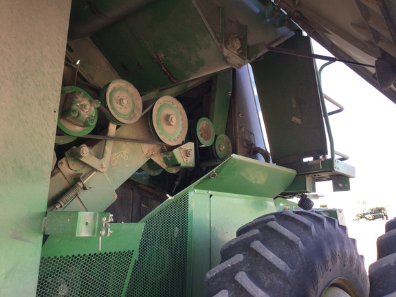 2007 John Deere 9560 STS Combine