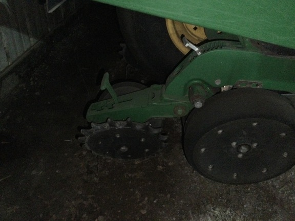 2013 John Deere 1770NT Planter