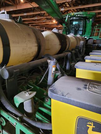 1998 John Deere 1770 Planter