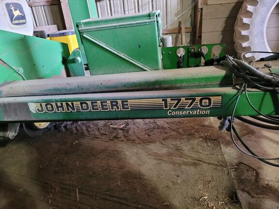 1998 John Deere 1770 Planter