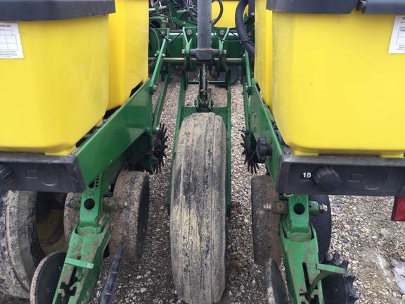 1998 John Deere 1770 Planter