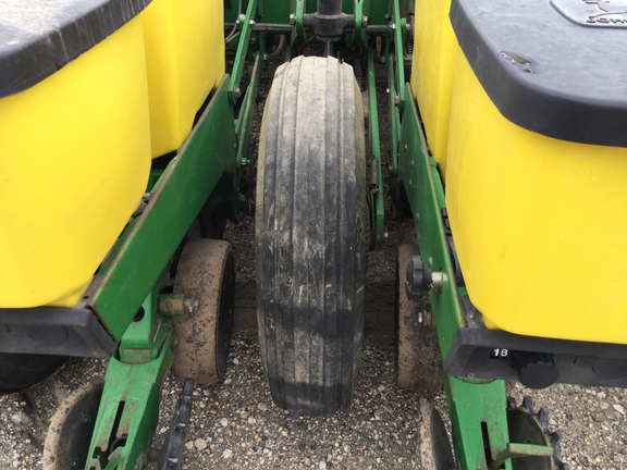 1998 John Deere 1770 Planter