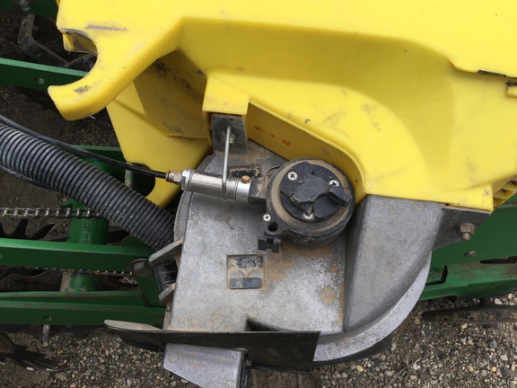 1998 John Deere 1770 Planter