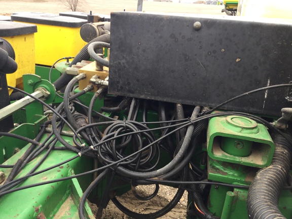 1998 John Deere 1770 Planter