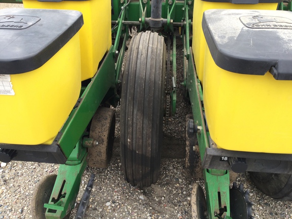 1998 John Deere 1770 Planter
