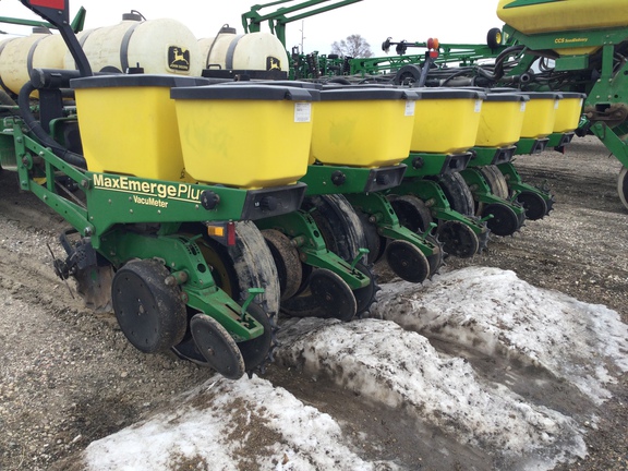 1998 John Deere 1770 Planter