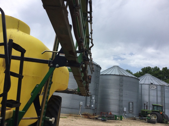 2010 Fast Distributing 9613 Sprayer