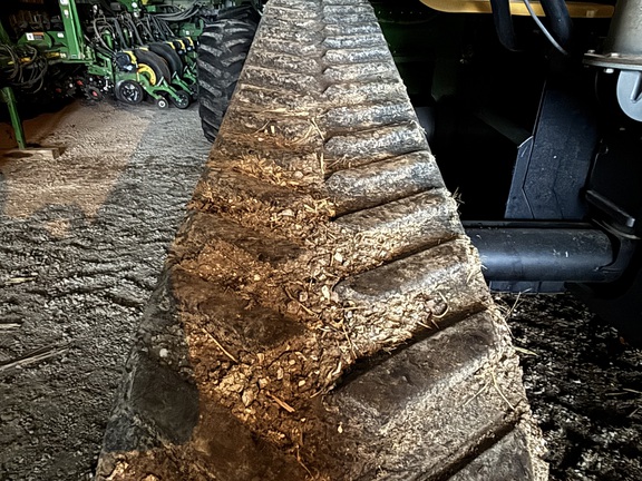 2010 Challenger MT765C Tractor Rubber Track