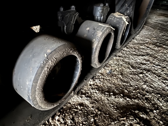 2010 Challenger MT765C Tractor Rubber Track