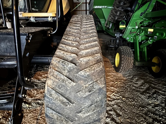 2010 Challenger MT765C Tractor Rubber Track