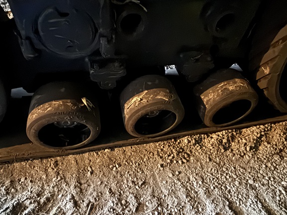 2010 Challenger MT765C Tractor Rubber Track