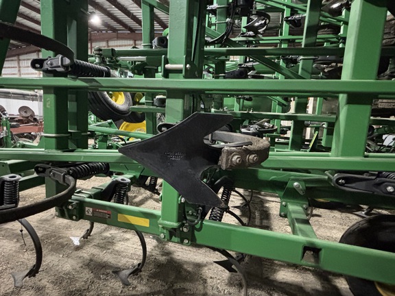 2021 John Deere 2230FH Field Cultivator