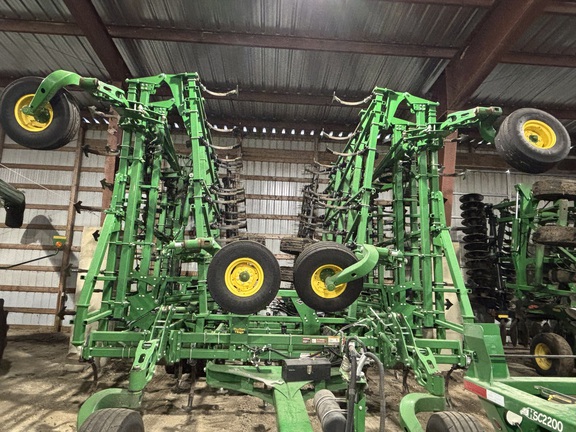 2021 John Deere 2230FH Field Cultivator