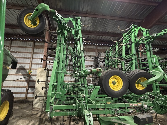 2021 John Deere 2230FH Field Cultivator