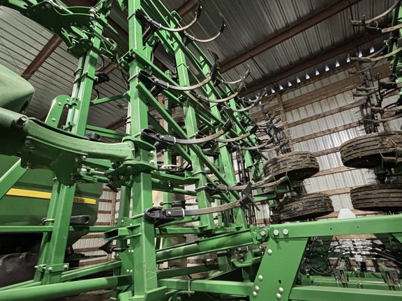 2021 John Deere 2230FH Field Cultivator