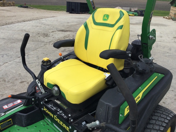 2025 John Deere Z960M Mower/Zero Turn