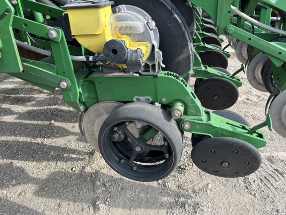2012 John Deere 1790 Planter
