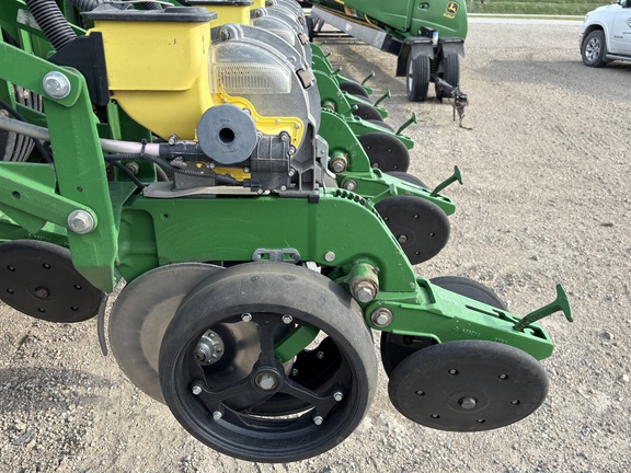 2012 John Deere 1790 Planter