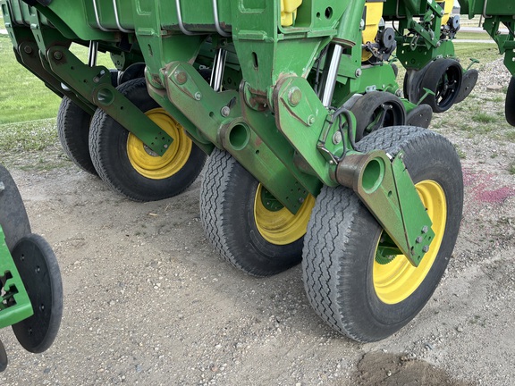 2012 John Deere 1790 Planter