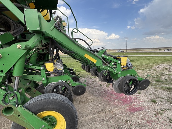 2012 John Deere 1790 Planter