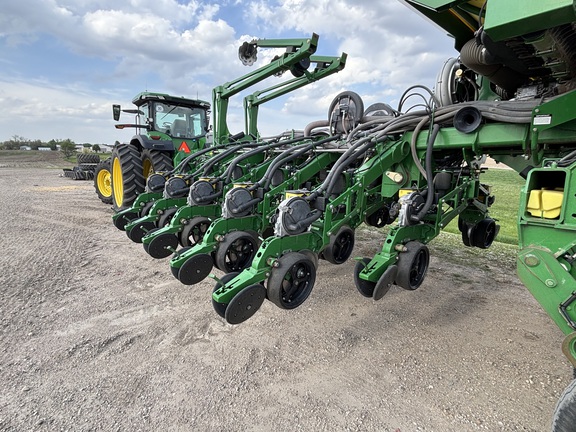 2012 John Deere 1790 Planter