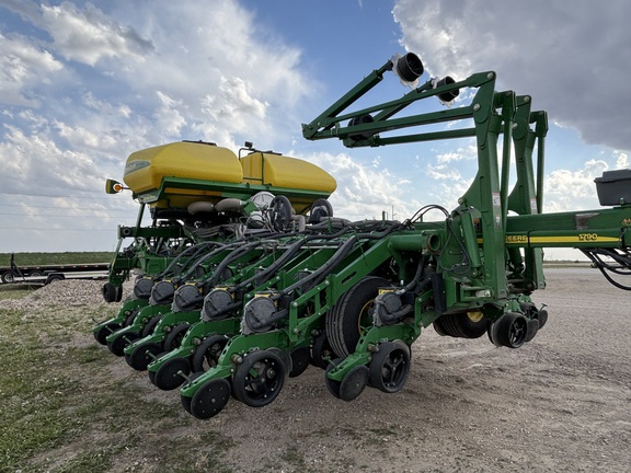 2012 John Deere 1790 Planter