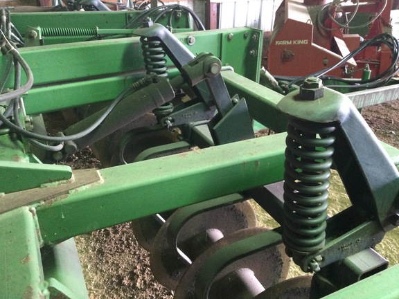 1990 John Deere 714 Chisel Plow