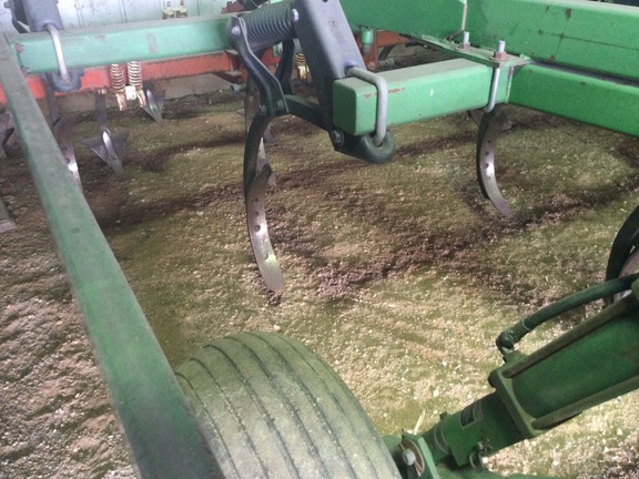 1990 John Deere 714 Chisel Plow