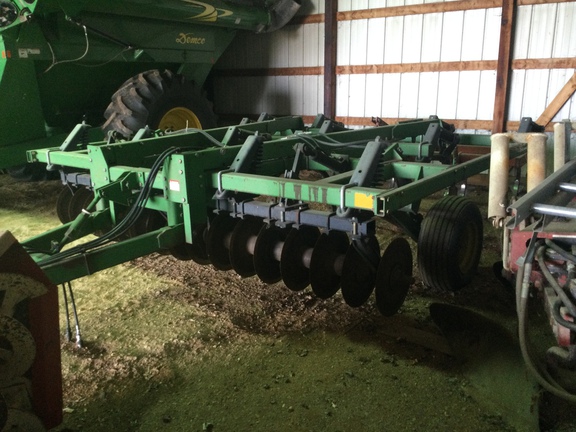 1990 John Deere 714 Chisel Plow