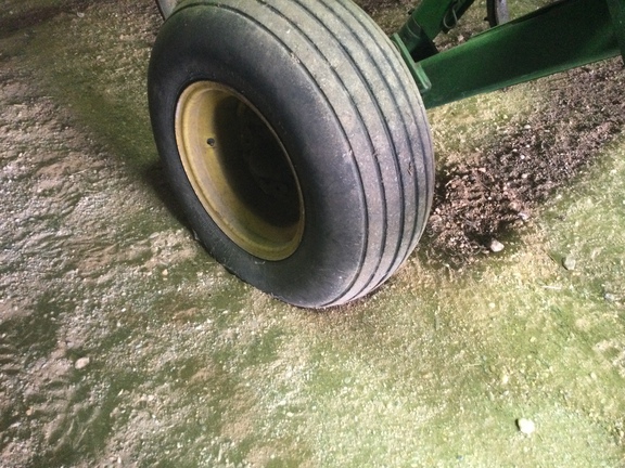 1990 John Deere 714 Chisel Plow