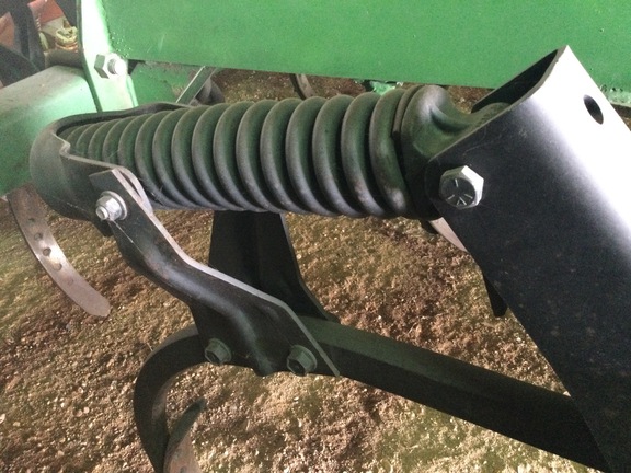 1990 John Deere 714 Chisel Plow