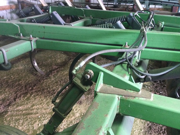 1990 John Deere 714 Chisel Plow