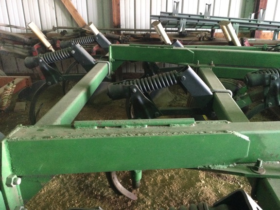 1990 John Deere 714 Chisel Plow