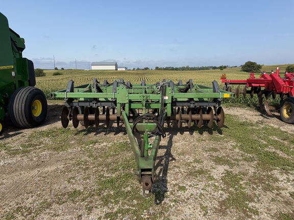 1990 John Deere 714 Chisel Plow