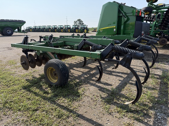 1990 John Deere 714 Chisel Plow