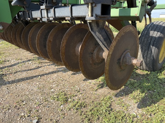 1990 John Deere 714 Chisel Plow