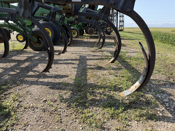 1990 John Deere 714 Chisel Plow