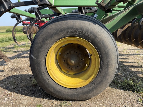 1990 John Deere 714 Chisel Plow