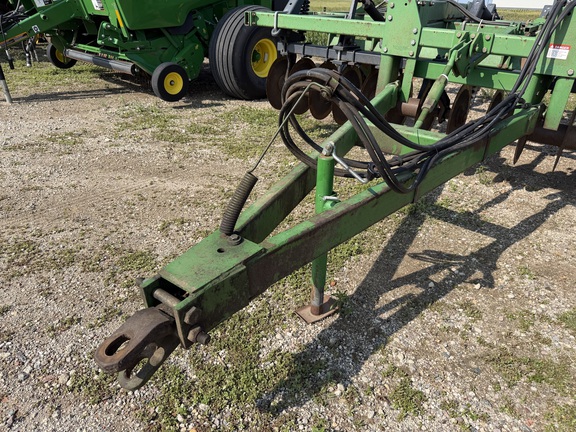 1990 John Deere 714 Chisel Plow