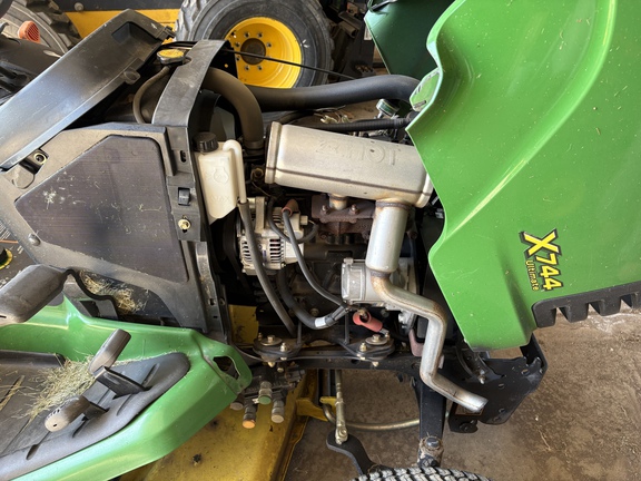 2011 John Deere X744 Garden Tractor