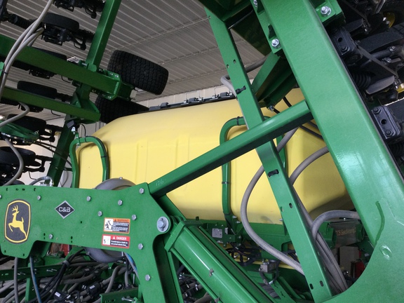 2022 John Deere N540C Air Seeder