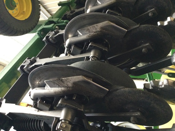 2022 John Deere N540C Air Seeder