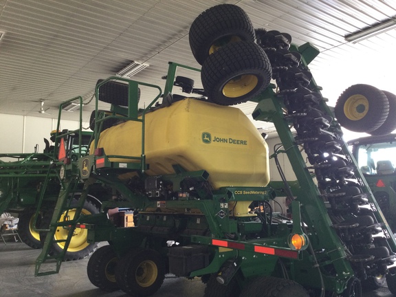 2022 John Deere N540C Air Seeder