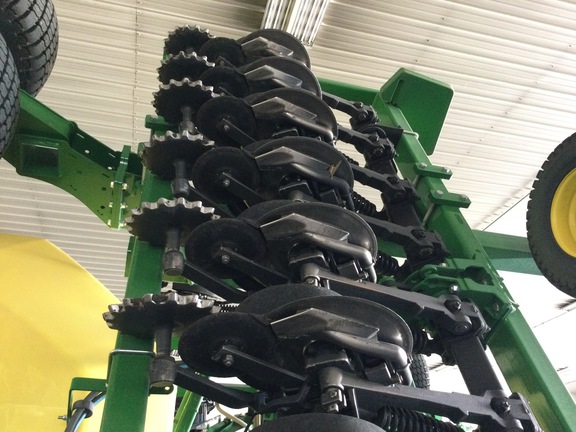 2022 John Deere N540C Air Seeder