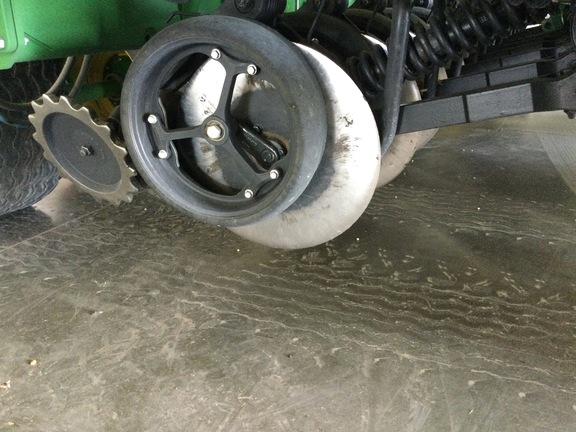 2022 John Deere N540C Air Seeder