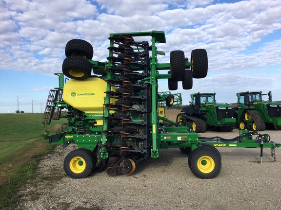 2022 John Deere N540C Air Seeder