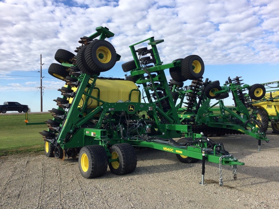 2022 John Deere N540C Air Seeder