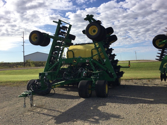 2022 John Deere N540C Air Seeder