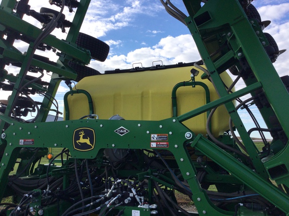 2022 John Deere N540C Air Seeder